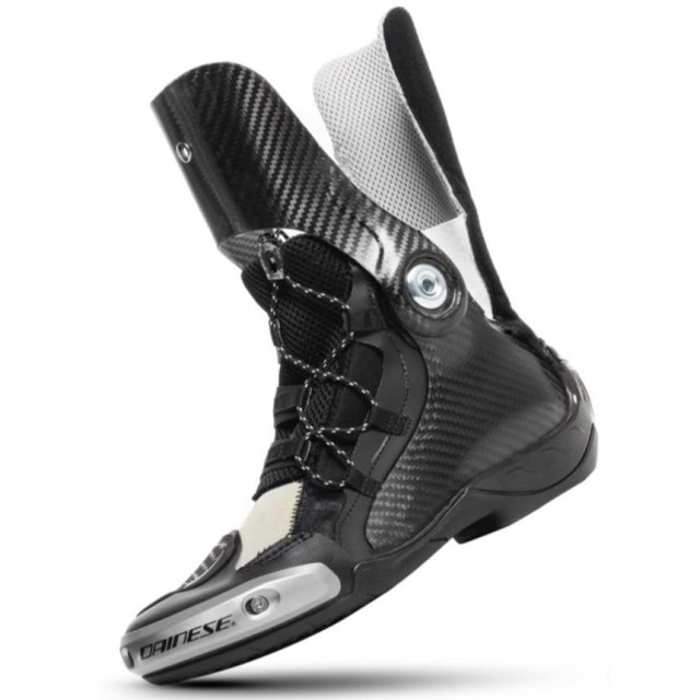 Dainese Axial D1 Air Boots | BurnOutMotor